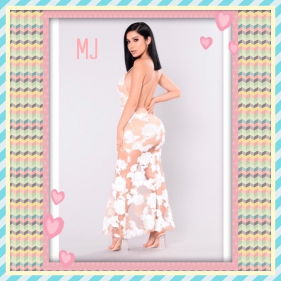 🎀Lace Maxi Dress🎀 - Picture 2 of 5